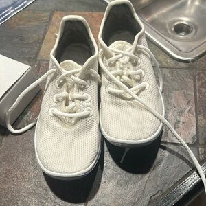 All birds tree runner